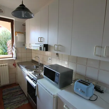 32 Viale San Ambrogio アパート